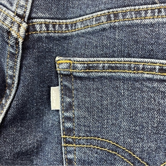 Levi's Silver Tab Mom Jean Med Wash High Rise Tapered Leg Women's Sz 30X26 - Picture 14 of 14